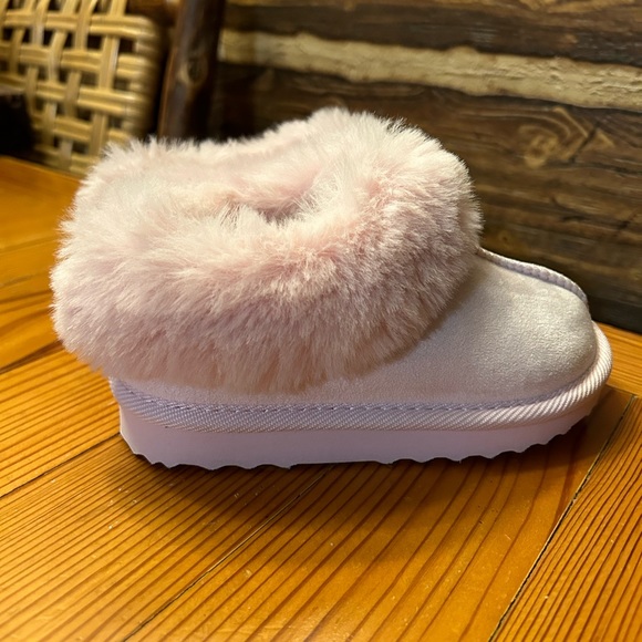 Pink Slippers - Picture 4 of 6